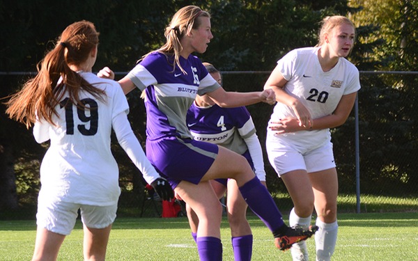 Bluffton downs Manchester for first HCAC victory